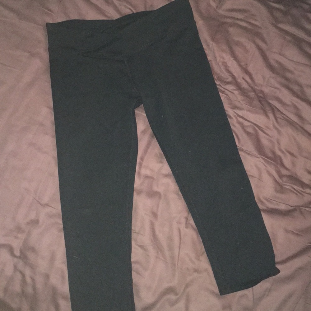 V crop leggings